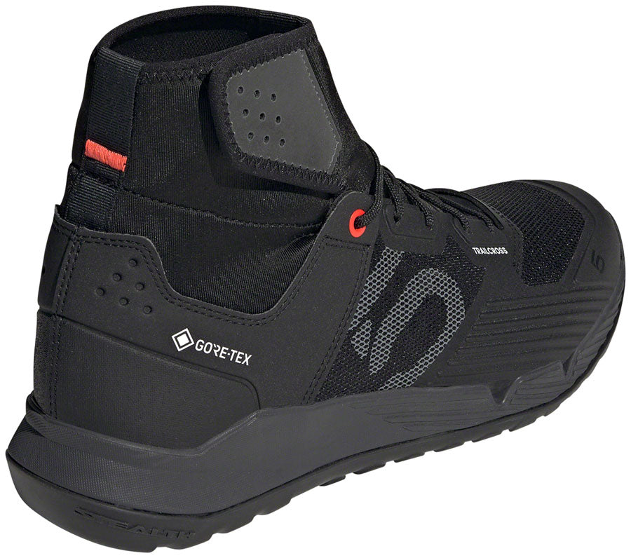 Five Ten Trailcross GTX Flat Shoes - Mens Core BLK / DGH Solid Gray / FTWR White 10.5